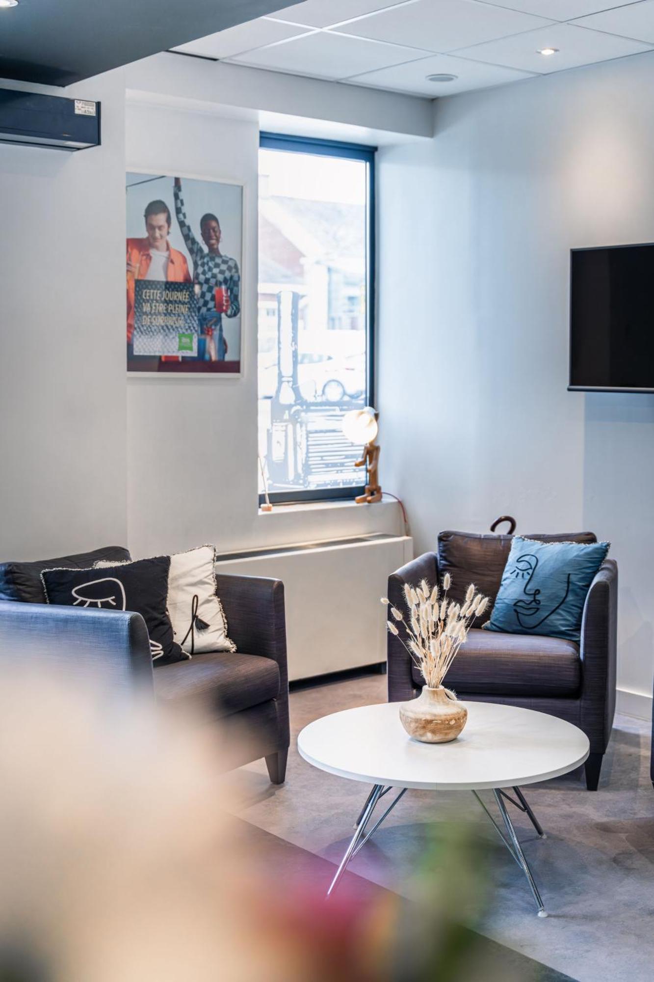 Ibis Styles Vannes Gare Centre Exterior foto